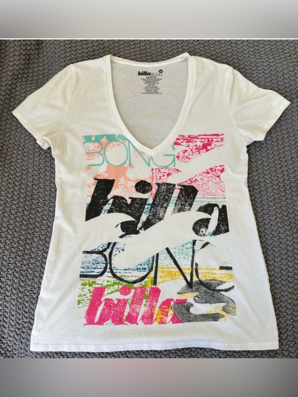 BILLABONG White Pink Blue Logo Graphic V Neck Short Sleeve Tee Women’s Medium